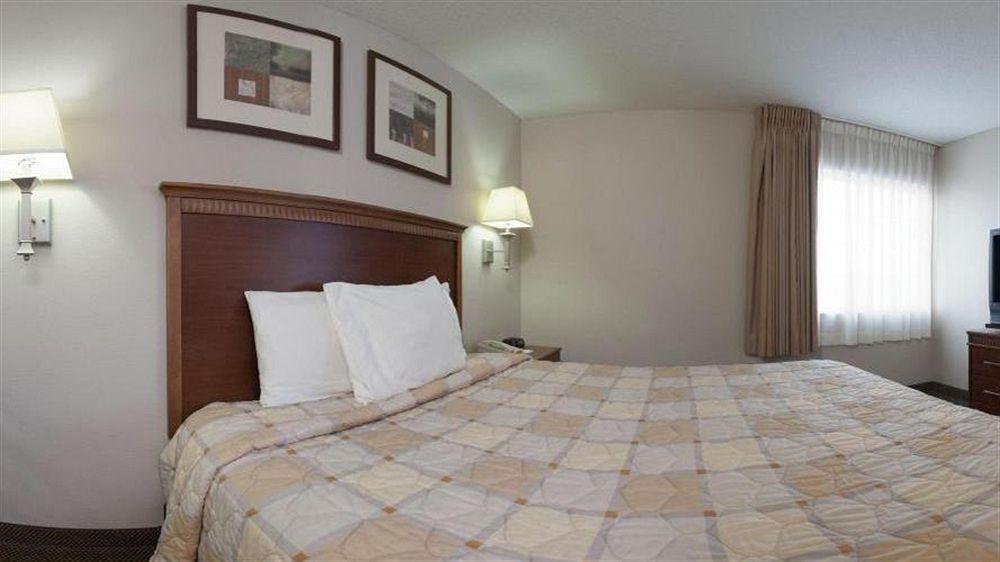 Candlewood Suites Fort Wayne - Nw By Ihg Exterior photo